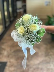 NOSEGAY 3 ROSES BB & V/GREENS  N33P   HOMECOMING // WINTER FORMAL –  Cypress Gardens Flower Shop, Miami FL